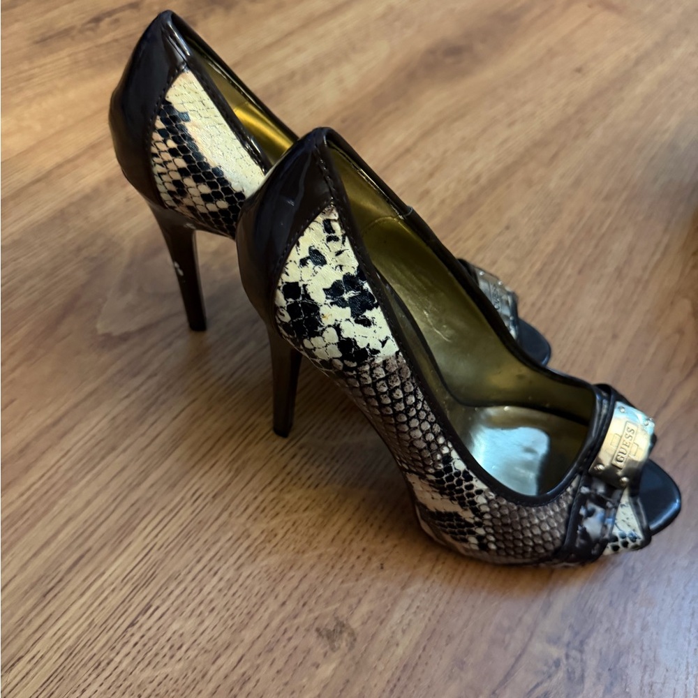 Guess Black and Cream Snakeskin Heels